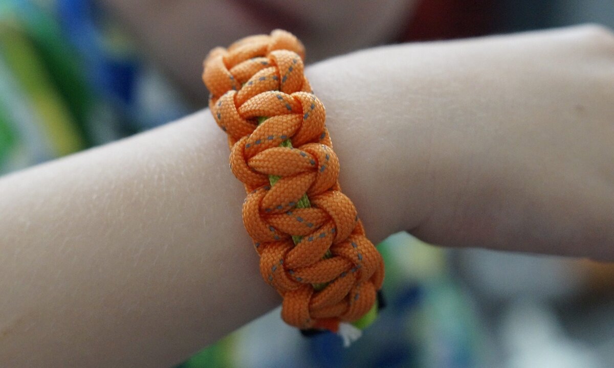 bracelet-853800_1920