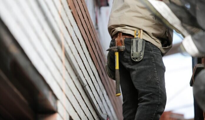 construction-worker-ga969b0e59_1920