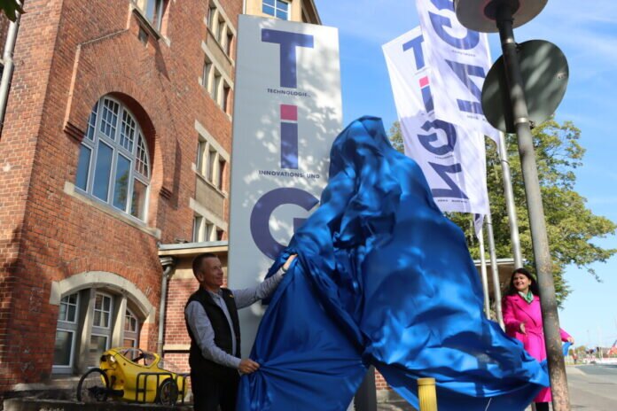 071022 TIGZ Pylon IMG_2495