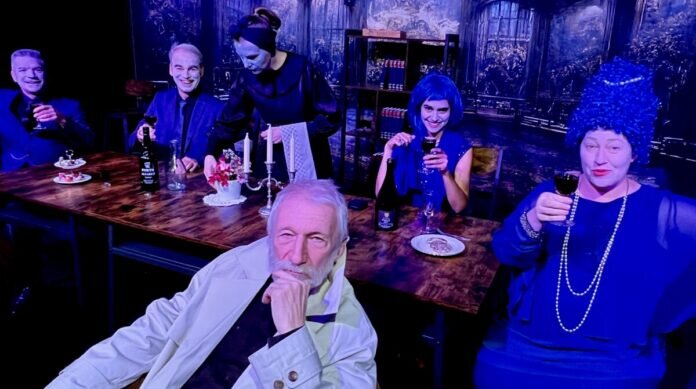 Ein Inspektor kommt-Ensemble