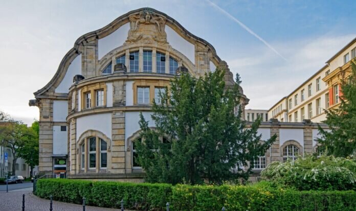 technical-university-gbc51b68f5_1920