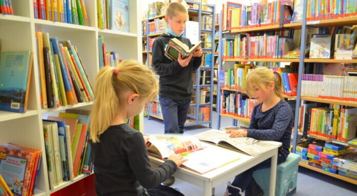 Bücherei_Erfelden_Kinder