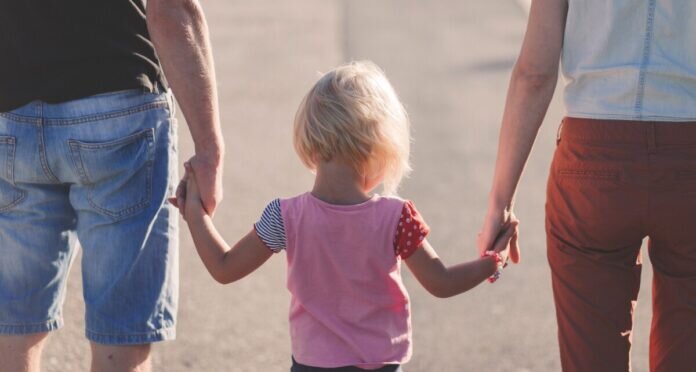 family-g249f5db8f_1920