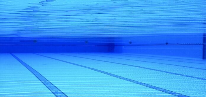 swimming-pool-gb8fc59d12_1920