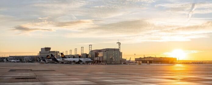 airport-gb33b2b87e_1920