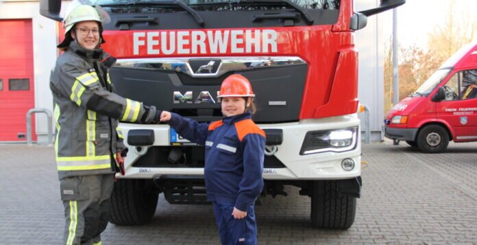 ffw_neues_feuerwehrauto_generationen