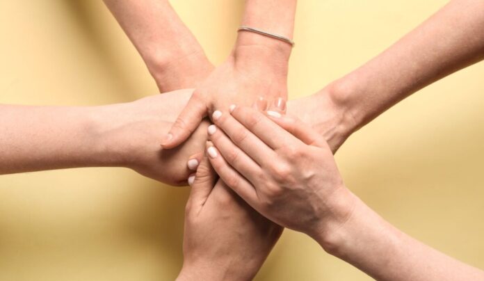 csm_Hände_Quelle_Shutterstock_Pixel-Shot_01f082bd0f