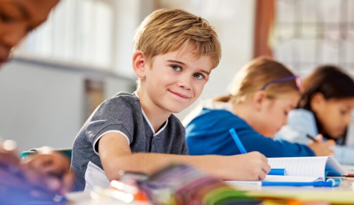 csm_Kinder_Grundschule_Unterricht_Quelle_Shutterstock_Rido_81009f0de4