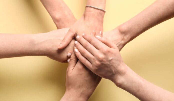 csm_Hände_Quelle_Shutterstock_Pixel-Shot_fb7c99c7d1