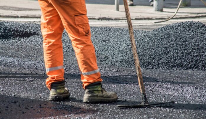 csm_Asphaltieren_Quelle_Shutterstock_trezorida_062931e6eb