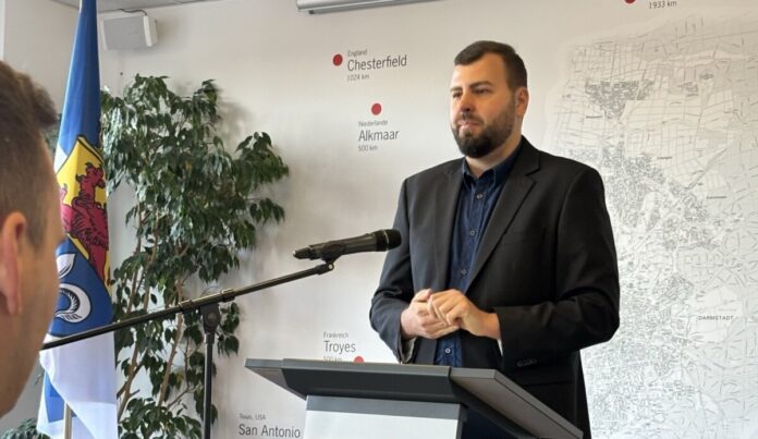 csm_Ehrenbrief_des_Landes_Hessen_für_Markus_Peier_2025-10-27_bearbeitet_2_Quelle_Wissenschaftsstadt_Darmstadt_8f4357774a