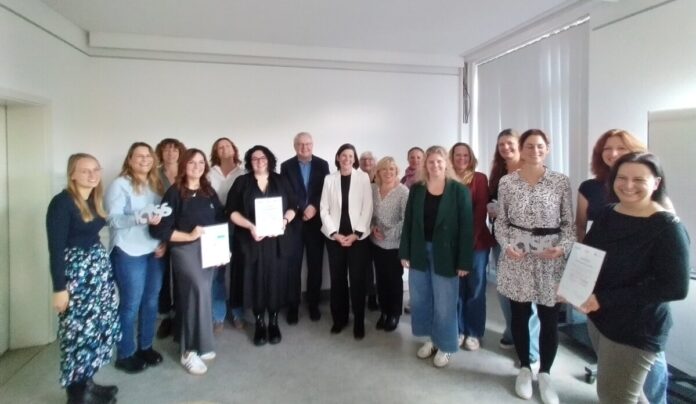 csm_Fünf_Kitas_im_Landkreis_Darmstadt-Dieburg_und_in_der_Wissenschaftsstadt_Darmstadt_mit_KiSS-Siegel_ausgezeichnet_Quelle_Gesundheitsamt_Darmstadt-Dieburg_f60f1b6ccd