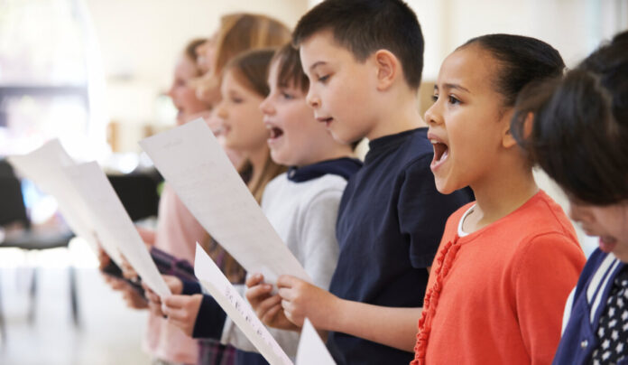 csm_Kinder_Singen_Chor_Quelle_Shutterstock_SpeedKingz_a416414923