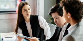 Workshops für junge Menschen zum Thema „Memes“