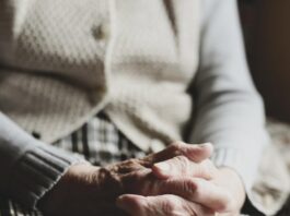 Der Landkreis Darmstadt-Dieburg plant Theaternachmittage mit Senioren. Foto: Symbolbild Pixabay